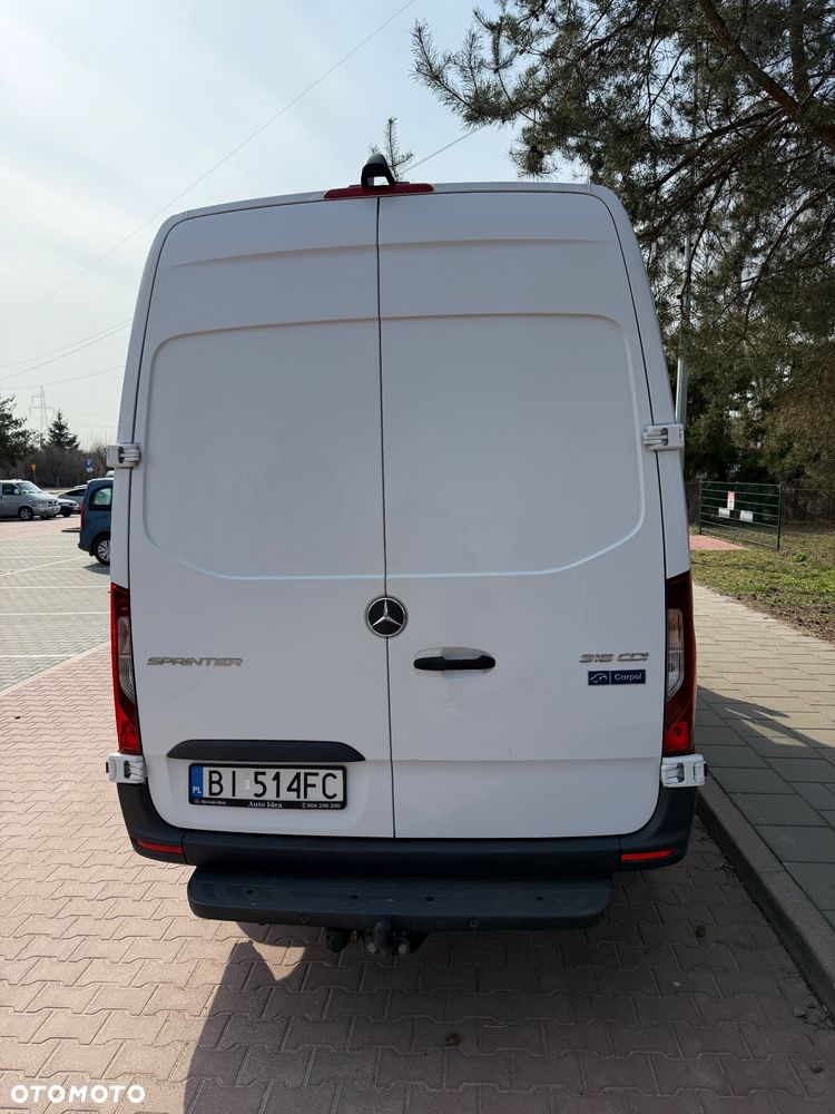 Mercedes-Benz Sprinter - 4