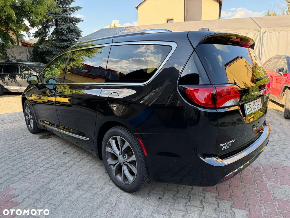Chrysler Pacifica - 3