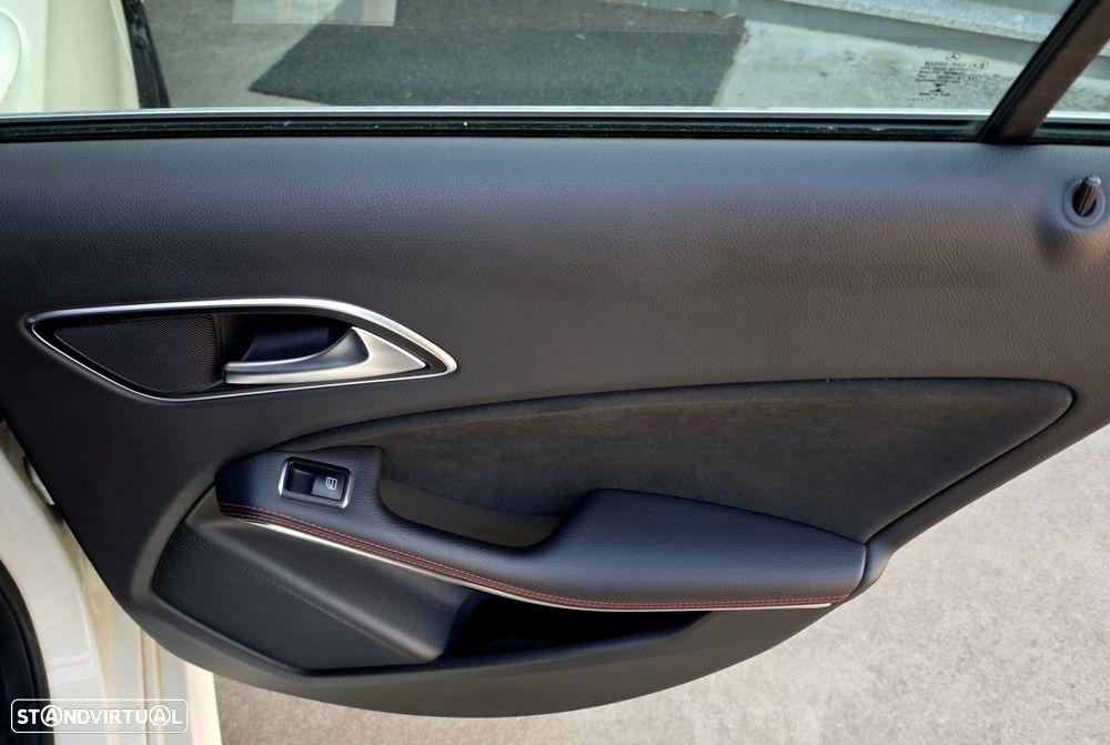 Mercedes-Benz A 180 d AMG Line - 19