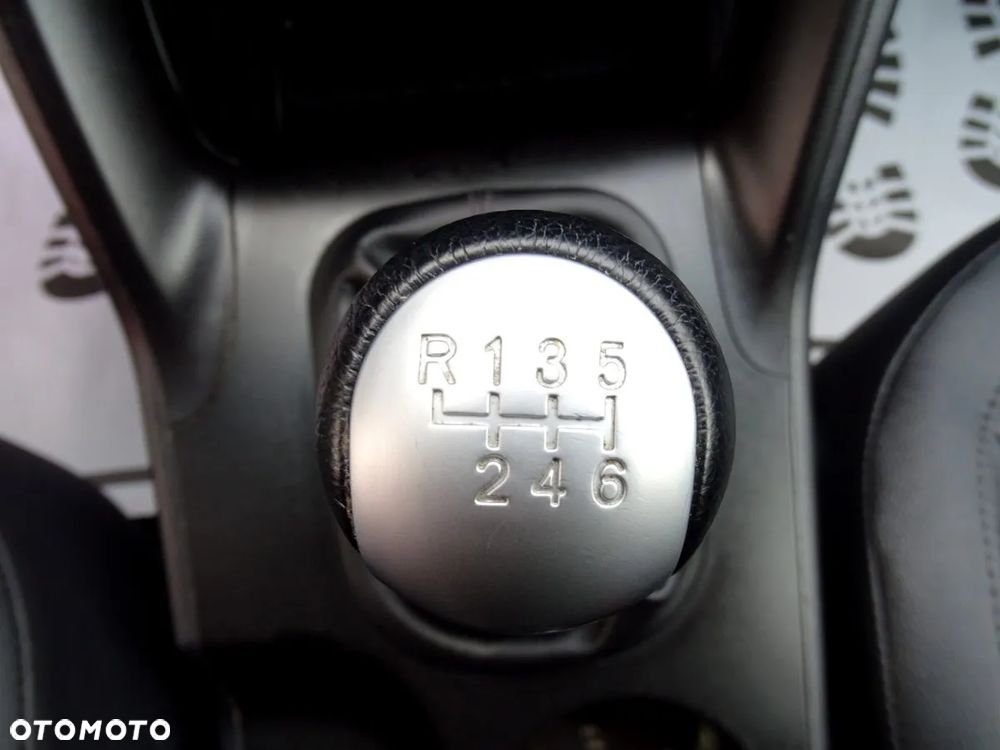 Hyundai ix35 1.6 2WD Fifa World Cup Edition - 19