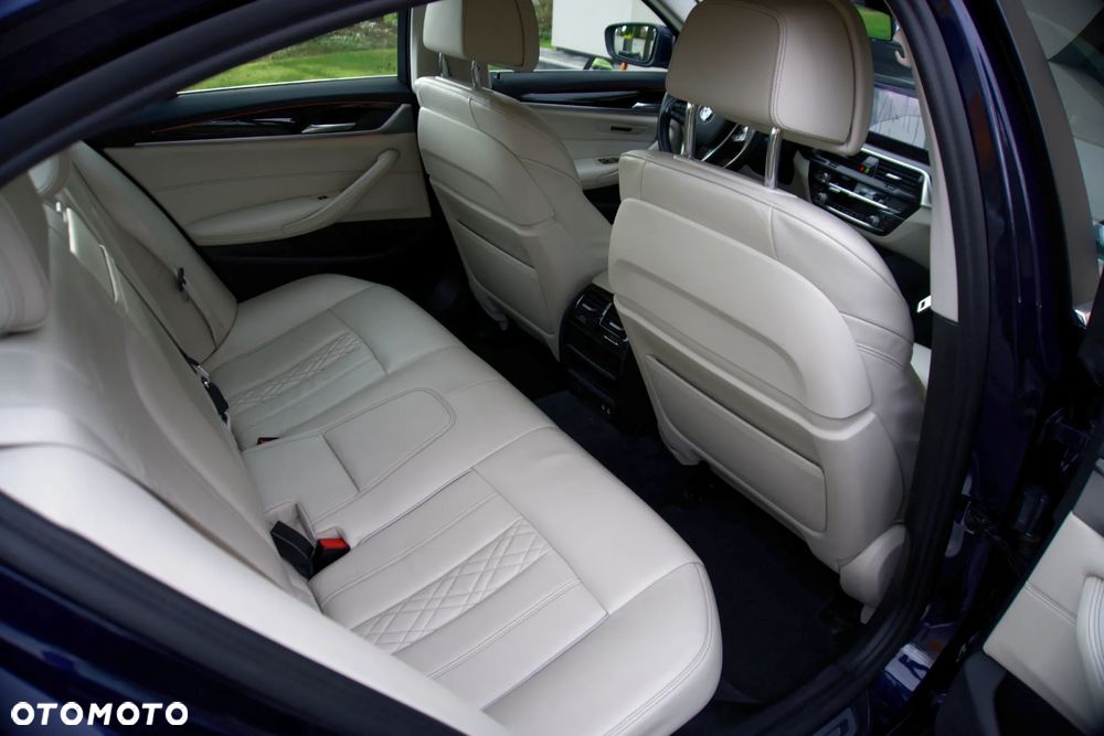 BMW Seria 5 520d xDrive - 15