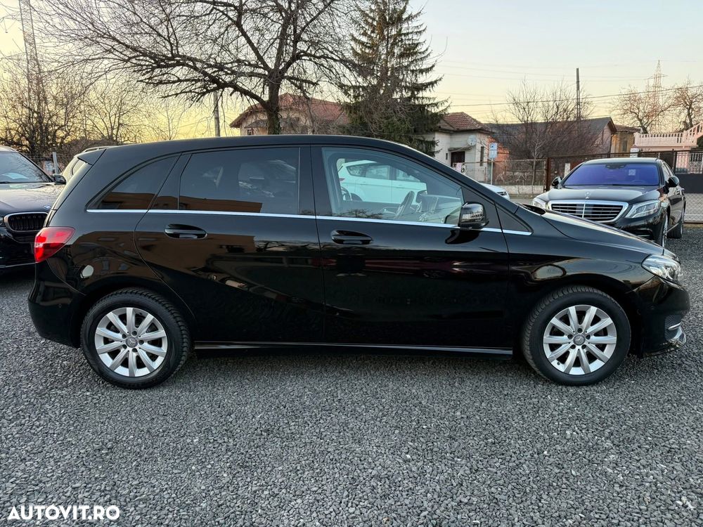 Mercedes-Benz B 180 d 7G-DCT - 4