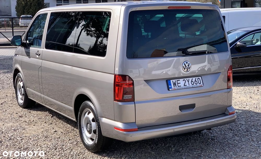 Volkswagen TRANSPORTER T6.1, DSG 4Motion, T6 4x4 plus reduktor napędów, Model BULLY MULTIVAN DELUX ORYGINAL, Światła LED, Fotele obracane kapitańskie, Dynamiczne zawieszenie komfortowe, 3 strefowa klimatyzacja, Felgi specjalne, Pakiet akustyczny, Stolik CAMPER - 14