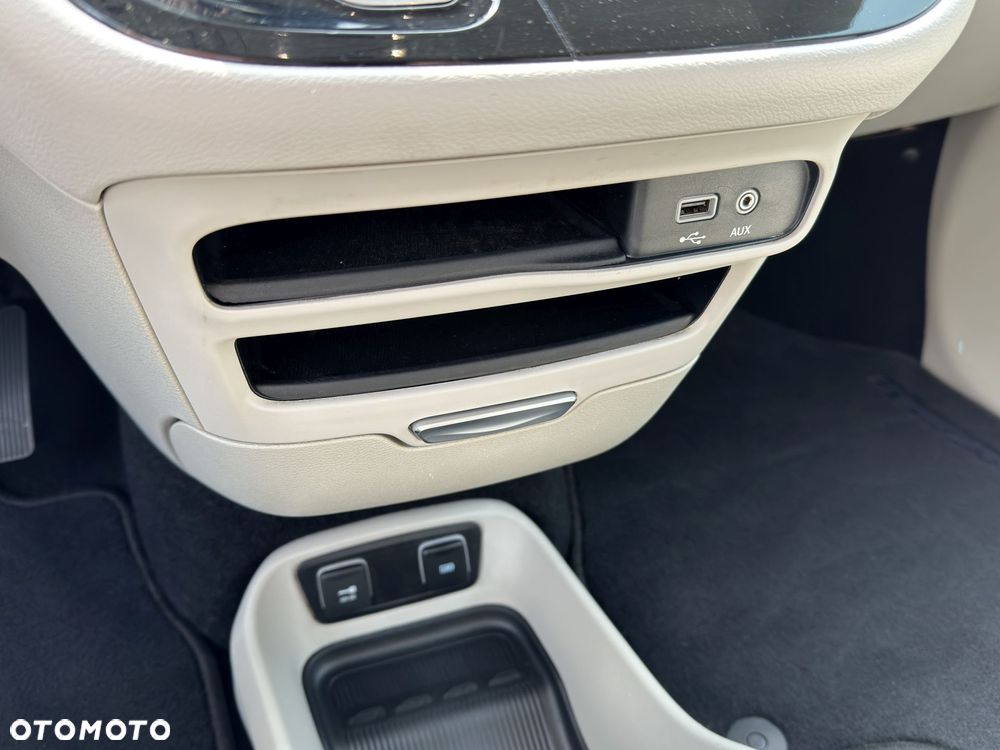 Chrysler Pacifica - 23