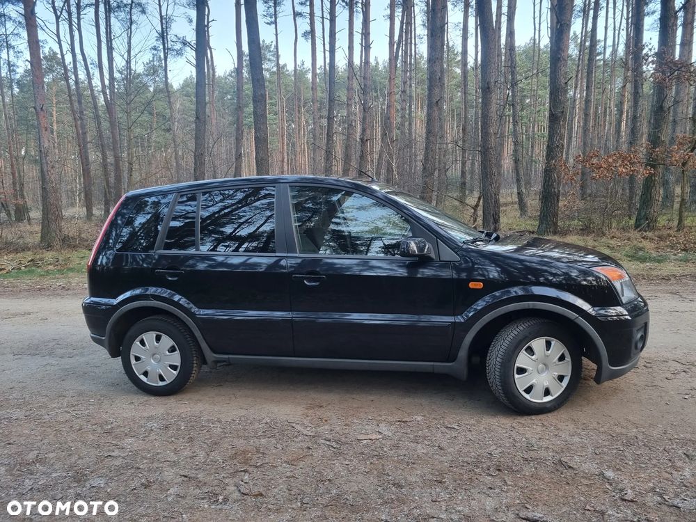 Ford Fusion 1.6 + - 34