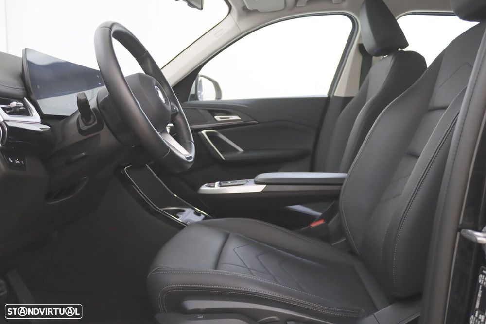 BMW iX1 xDrive30 xLine - 6