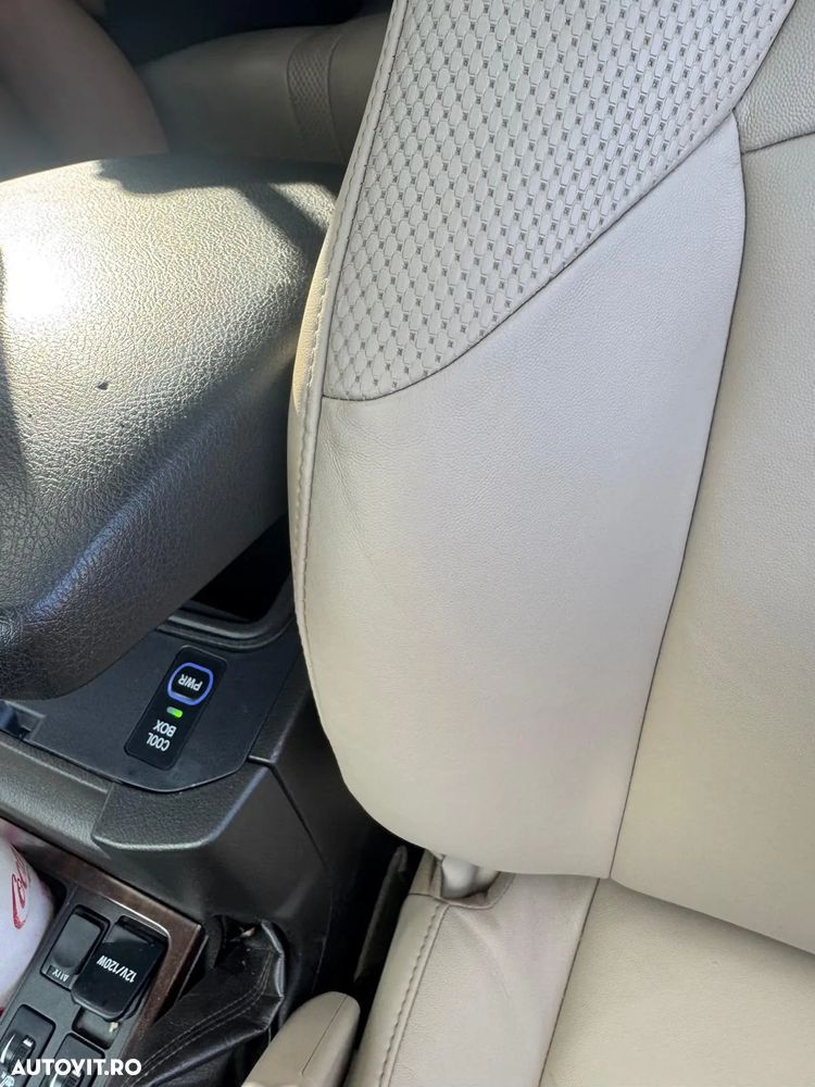 Toyota Land Cruiser 3.0l Turbo D-4D A/T Luxury - 25