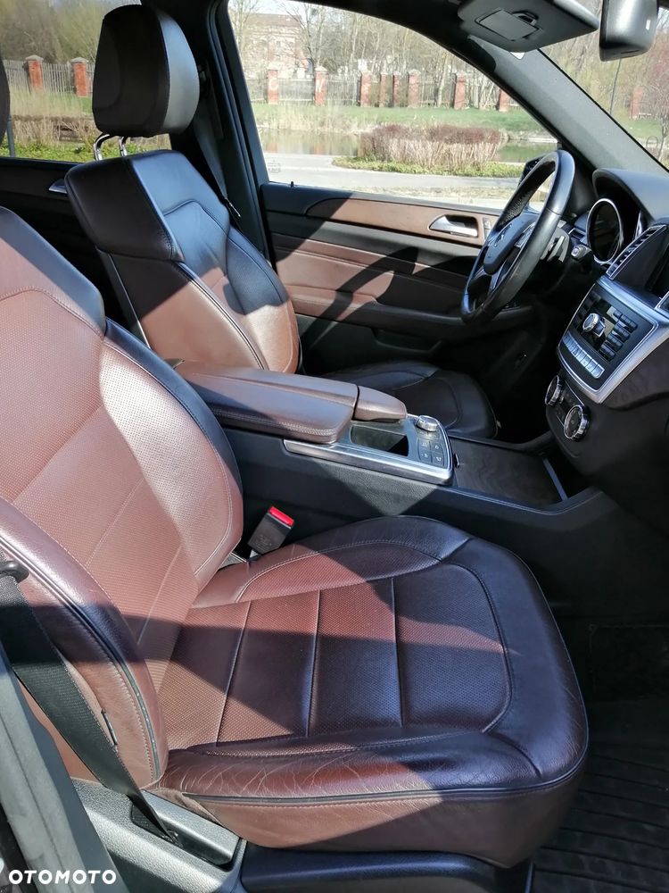 Mercedes-Benz ML - 23