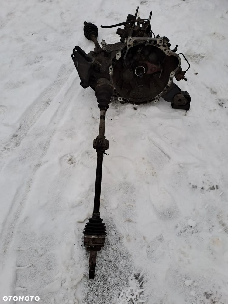 Toyota Avensis T22 1.6 VVT-i skrzynia biegów z półosiami - 4
