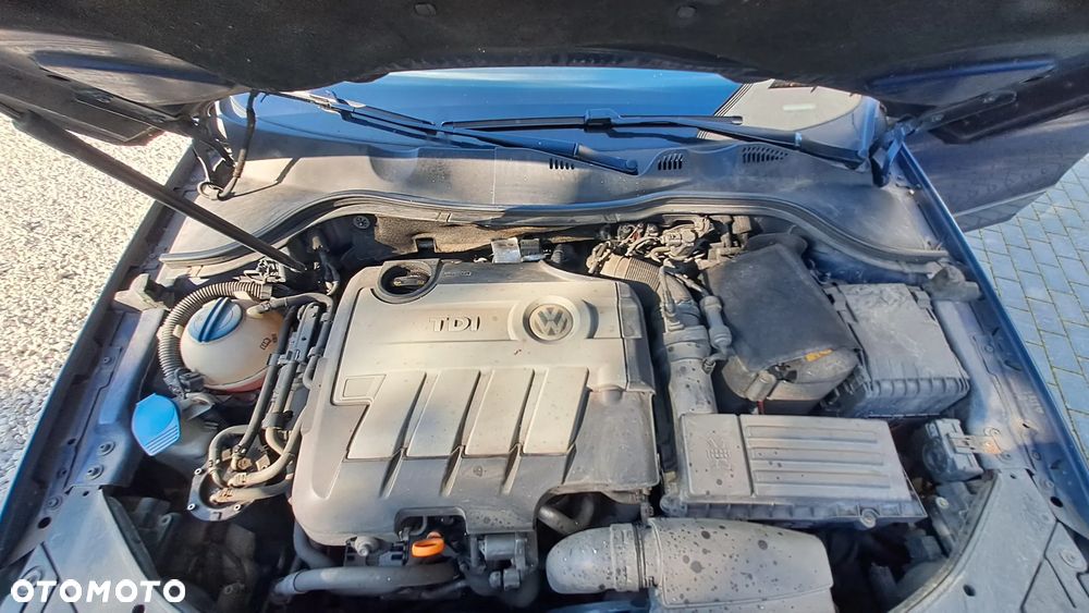 Volkswagen Passat 2.0 TDI Comfortline - 12
