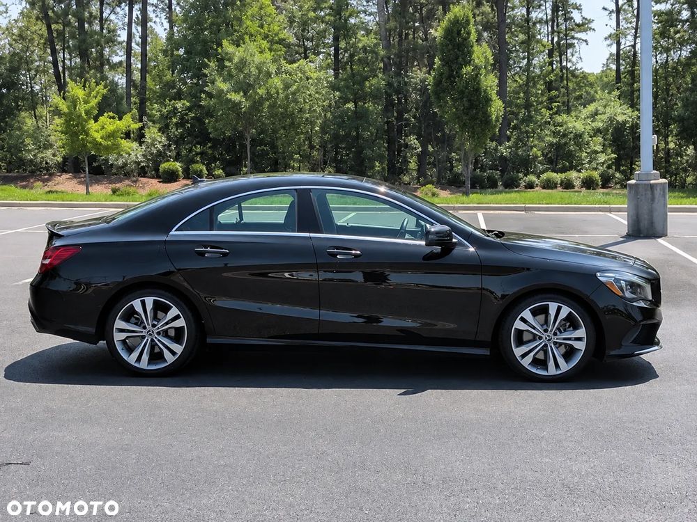 Mercedes-Benz CLA 250 4Matic 7G-DCT Sport - 8