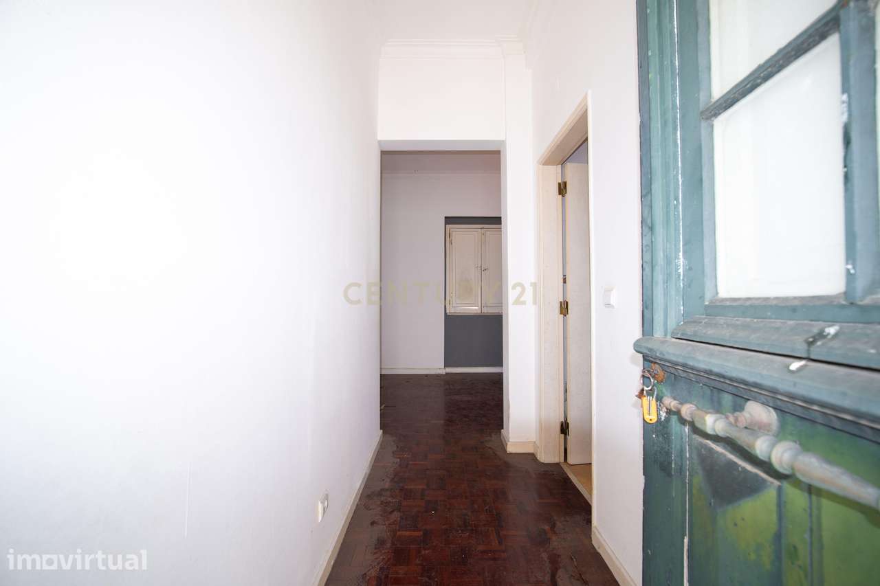 MORADIA PARA OBRAS TOTAIS EM CARNIDE - Grande imagem: 4/28