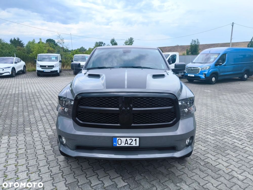 Dodge RAM - 8