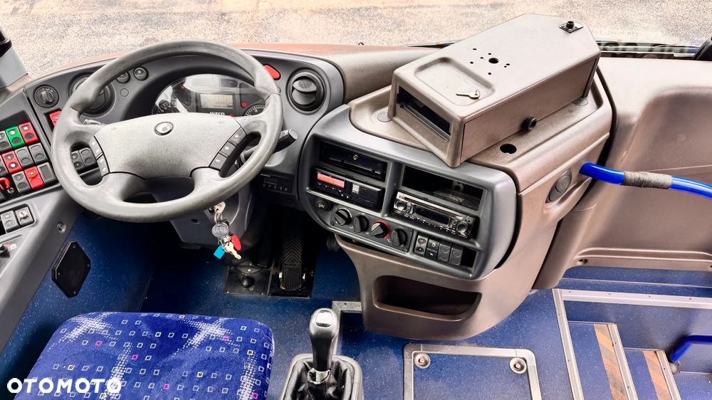 Irisbus Recreo Crosway / 60+1 miejsc/ winda /ŁADNY !! / CENA: 79000zł netto - 15
