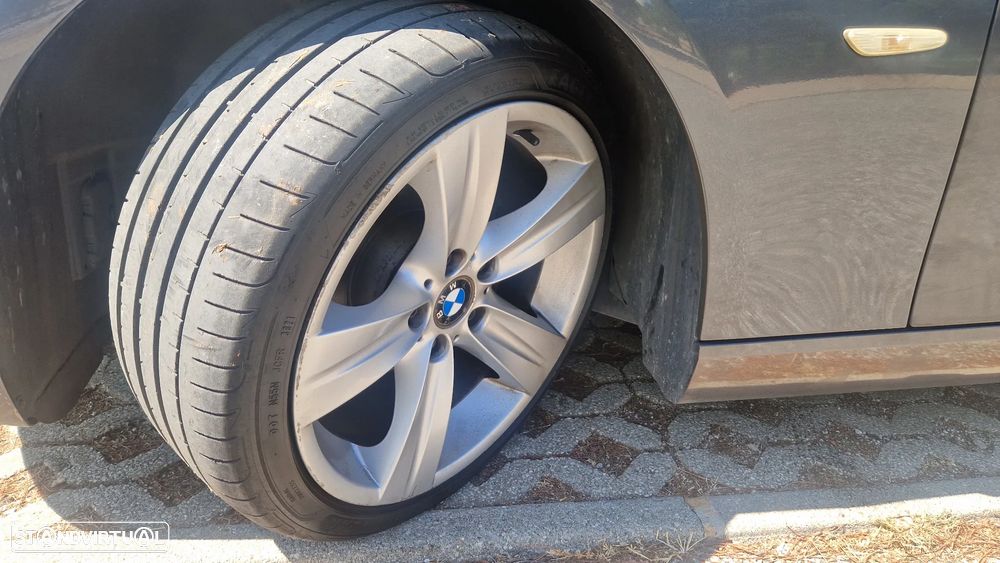 BMW 320 i Coupe - 12