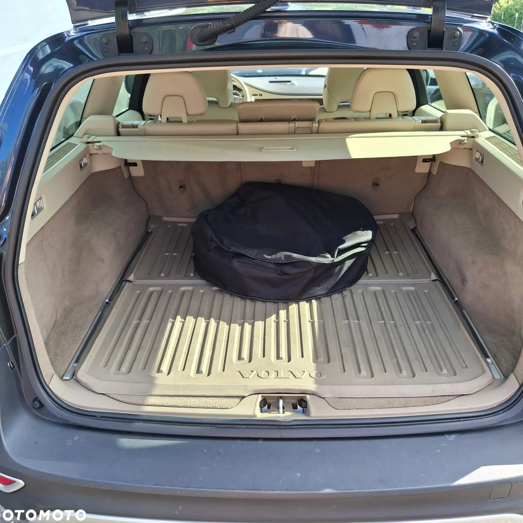 Volvo XC 70 T6 AWD Momentum - 10