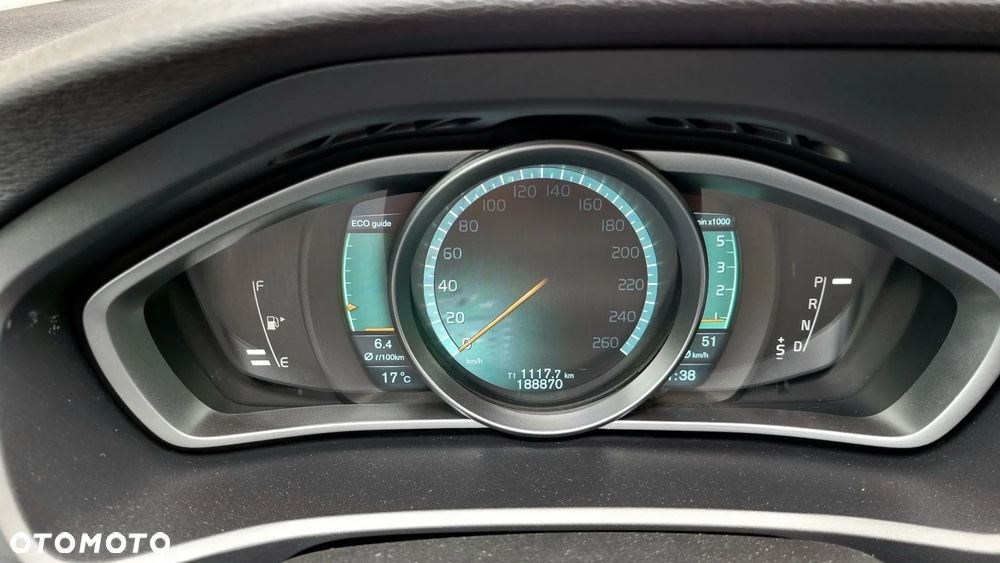 Volvo V40 Cross Country D3 Momentum - 24