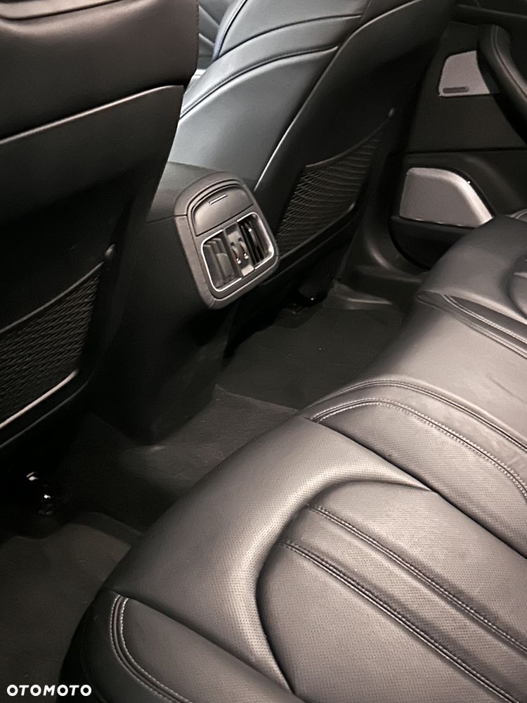 Maserati Levante S Granlusso - 11