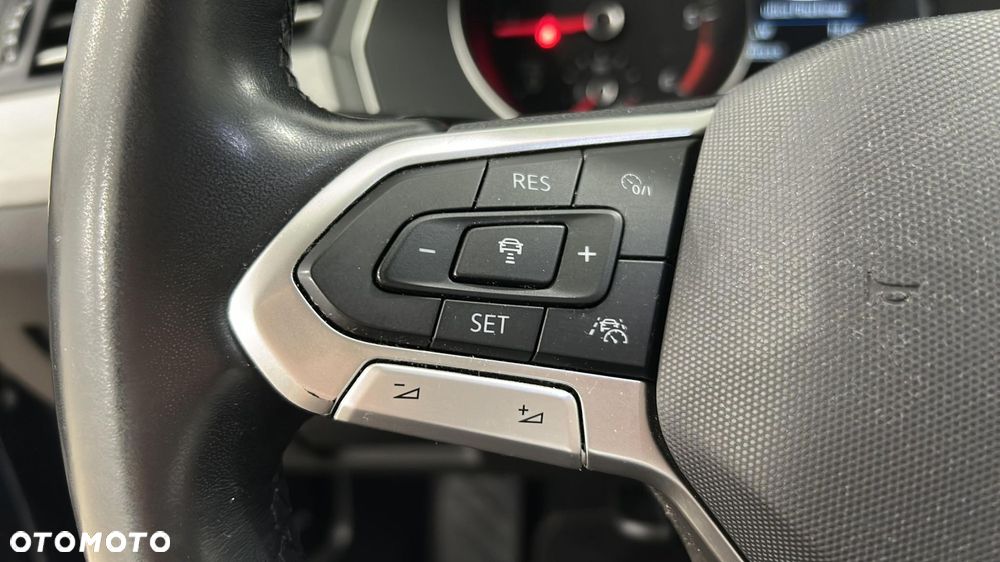 Volkswagen Passat - 24