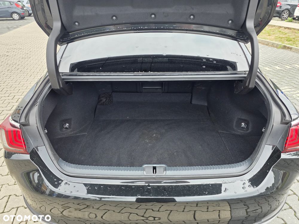 Lexus ES 300h Business Edition + - 37