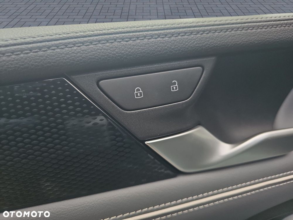 Volkswagen Passat - 37