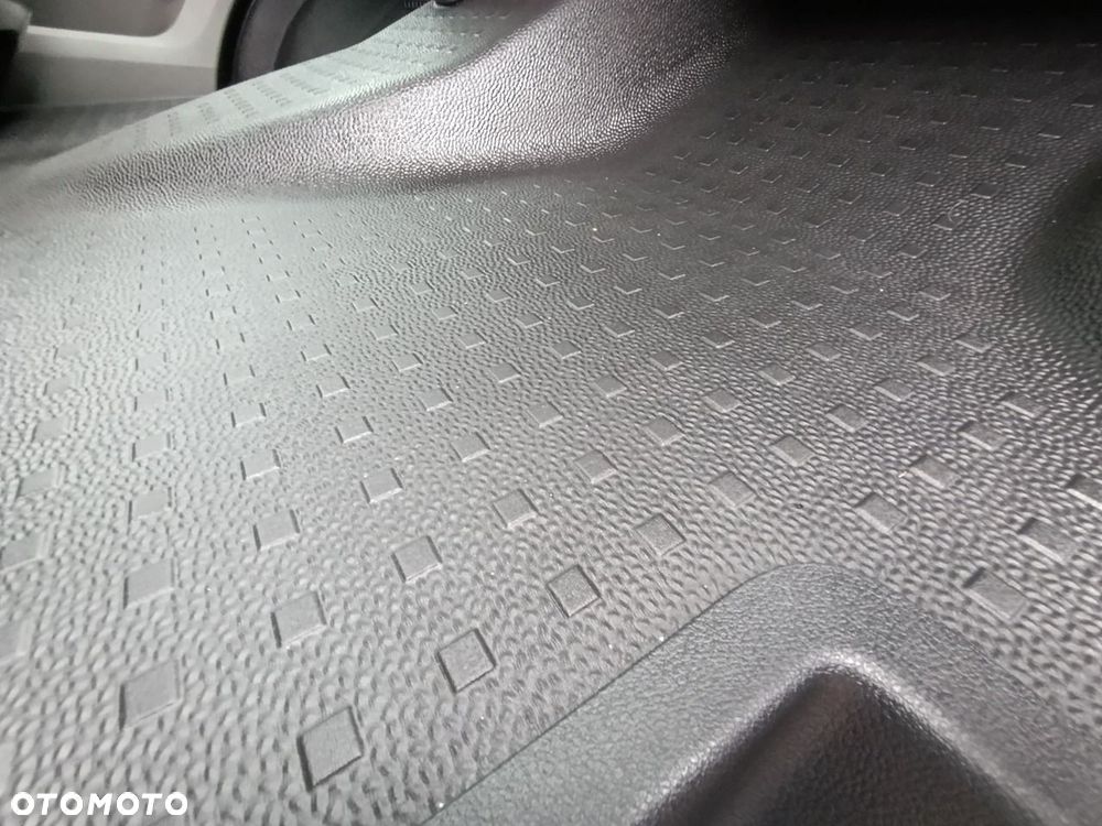Volkswagen Transporter - 29