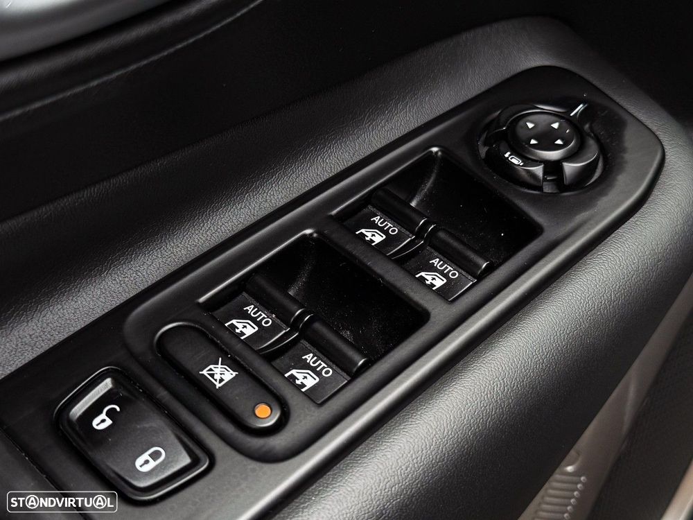 Jeep Renegade 1.0 T Limited - 33