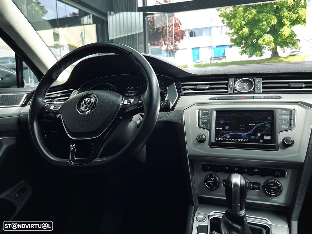 VW Passat 1.6 TDI DSG - 18