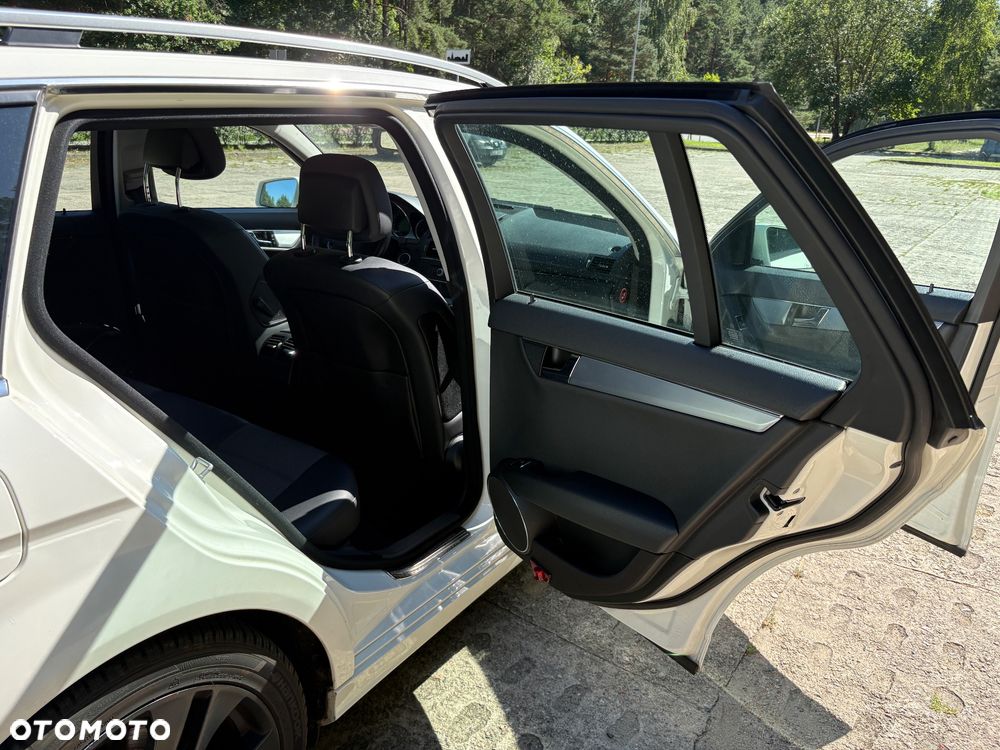 Mercedes-Benz Klasa C 180 Kompressor Automatik BlueEFFICIENCY Avantgarde - 12