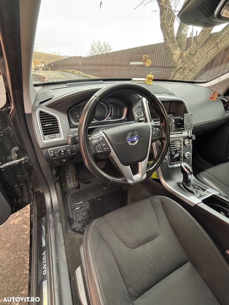 Volvo XC 60 D5 AWD Geartronic Ocean Race - 20