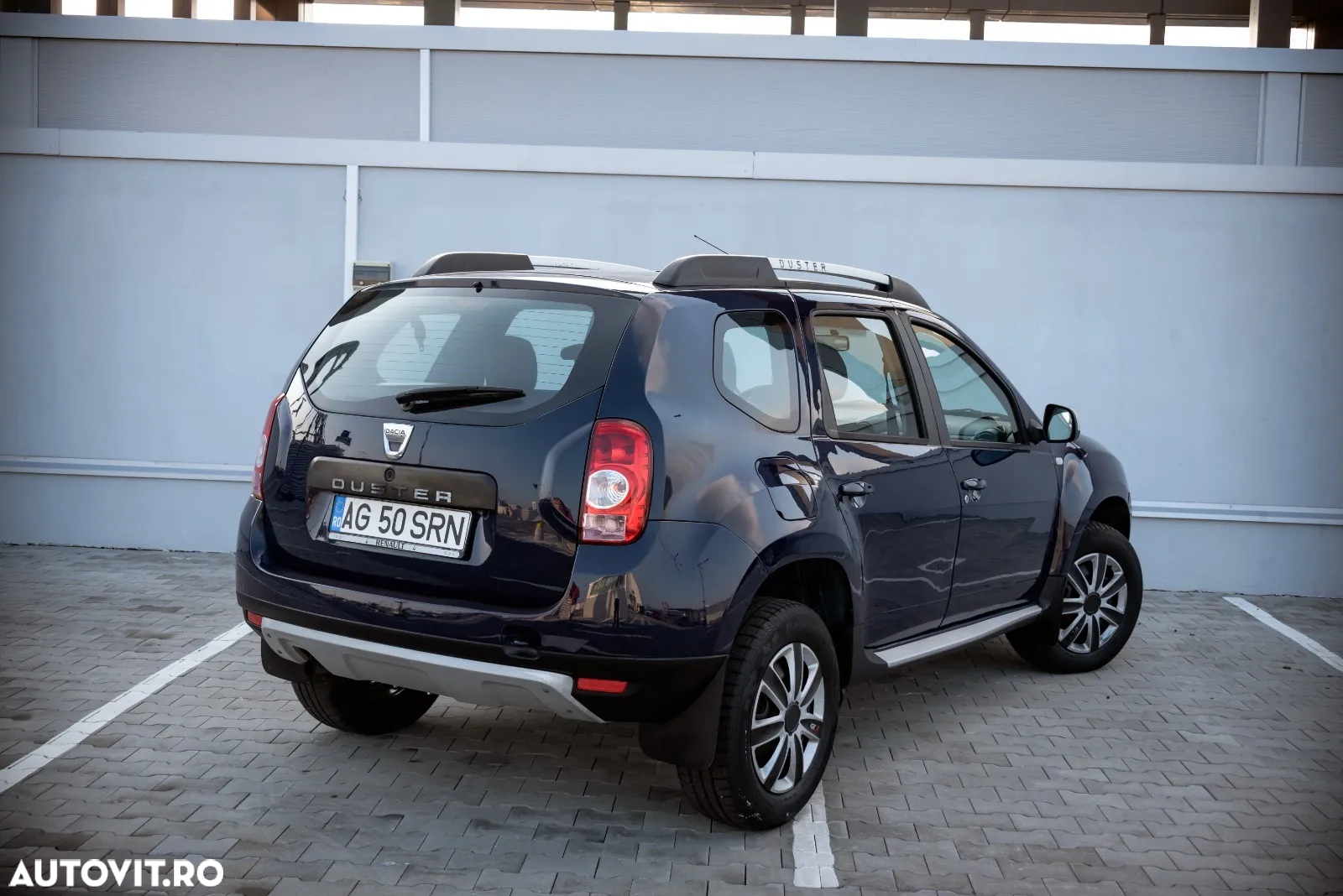 Dacia Duster 1.6 4x2 Laureate - 9