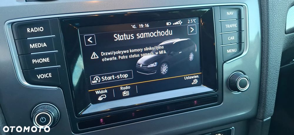 Volkswagen Golf 1.6 TDI BlueMotion Technology Lounge - 24