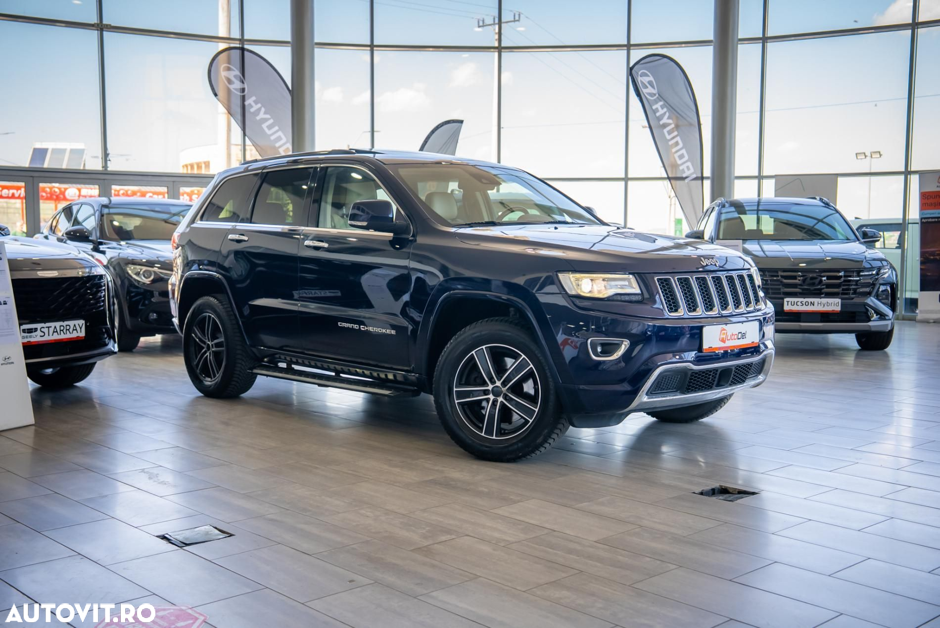 Jeep Grand Cherokee - 24