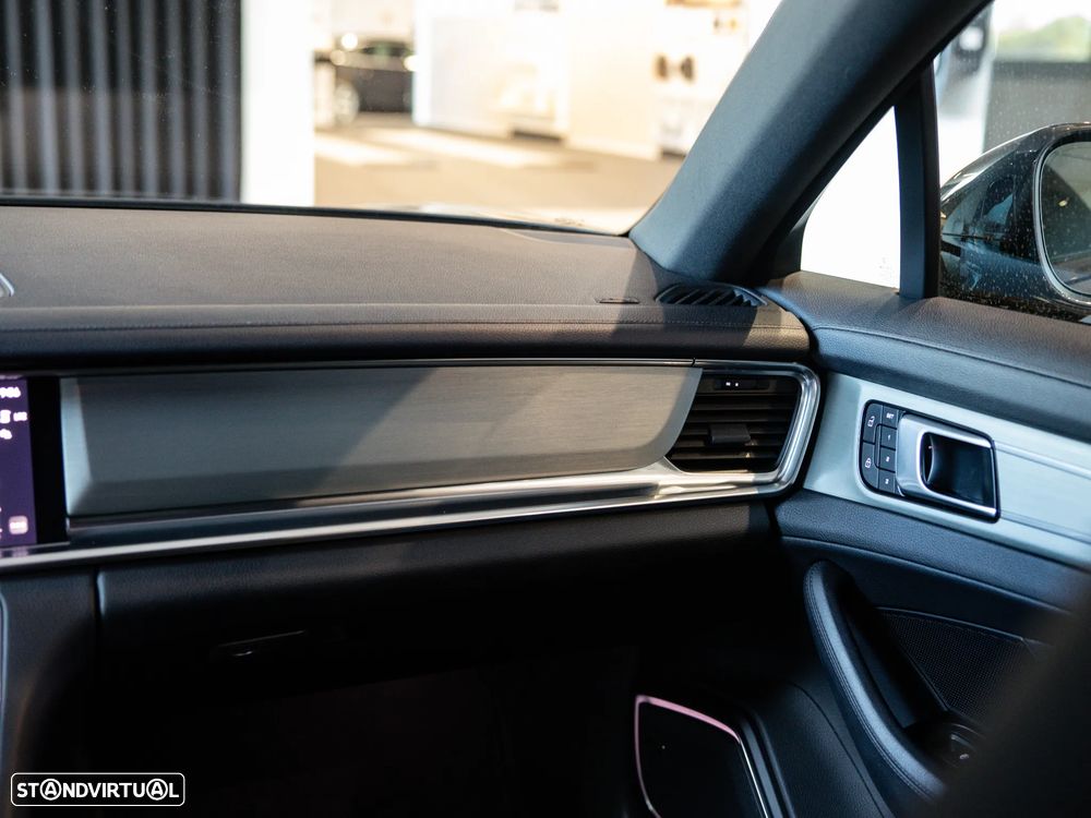 Porsche Panamera Sport Turismo 4 E-Hybrid Platinum Edition PDLS - 32