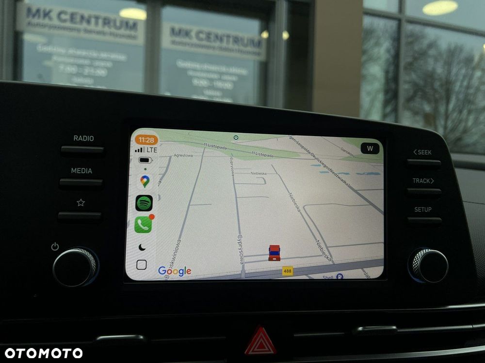 Hyundai Elantra - 25