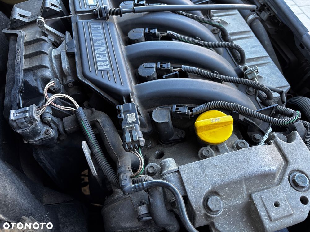 Renault Clio 1.4i RT 16V - 23