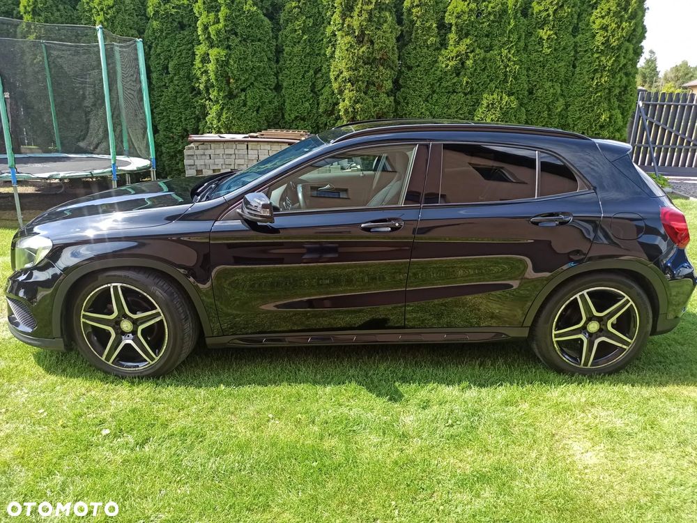 Mercedes-Benz GLA 180 - 11