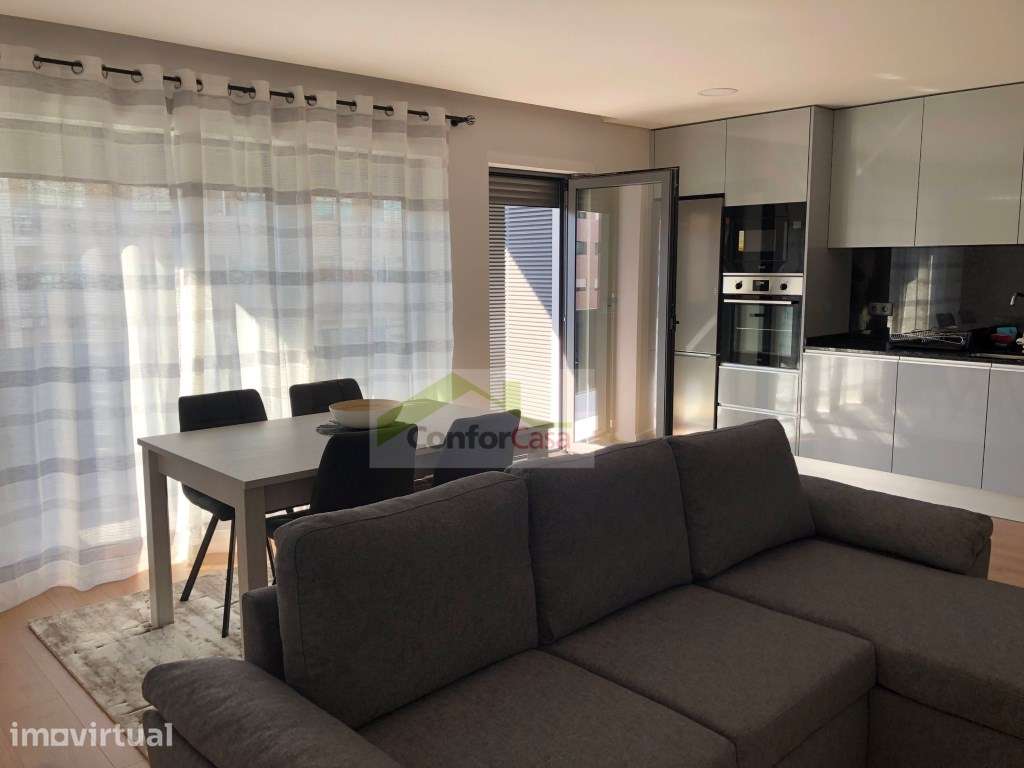 Apartamento T1 , mobilado e equipado e com utensílios-Ar Cond./Vara... - Grande imagem: 2/16