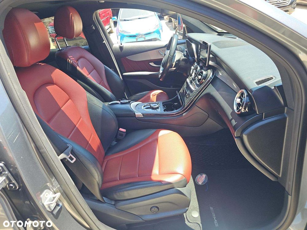 Mercedes-Benz GLC 300 4Matic 9G-TRONIC AMG Line - 5