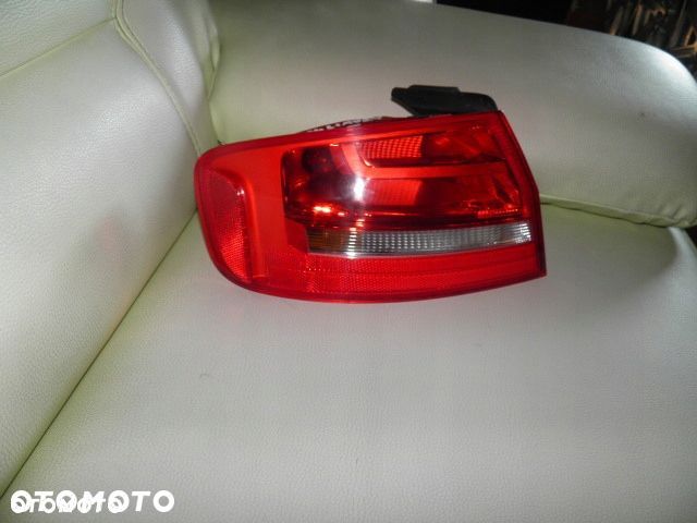 LAMPA TYLNA LEWA AUDI A4 8K5 LIMUZYNA 2012r - 2