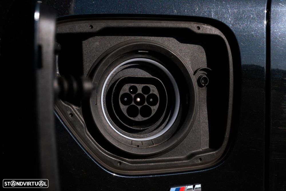 BMW 330 e iPerformance Pack M - 61