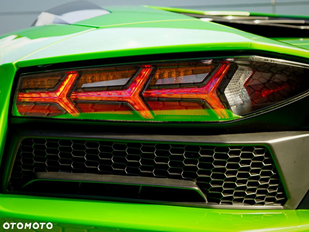 Lamborghini Aventador - 15