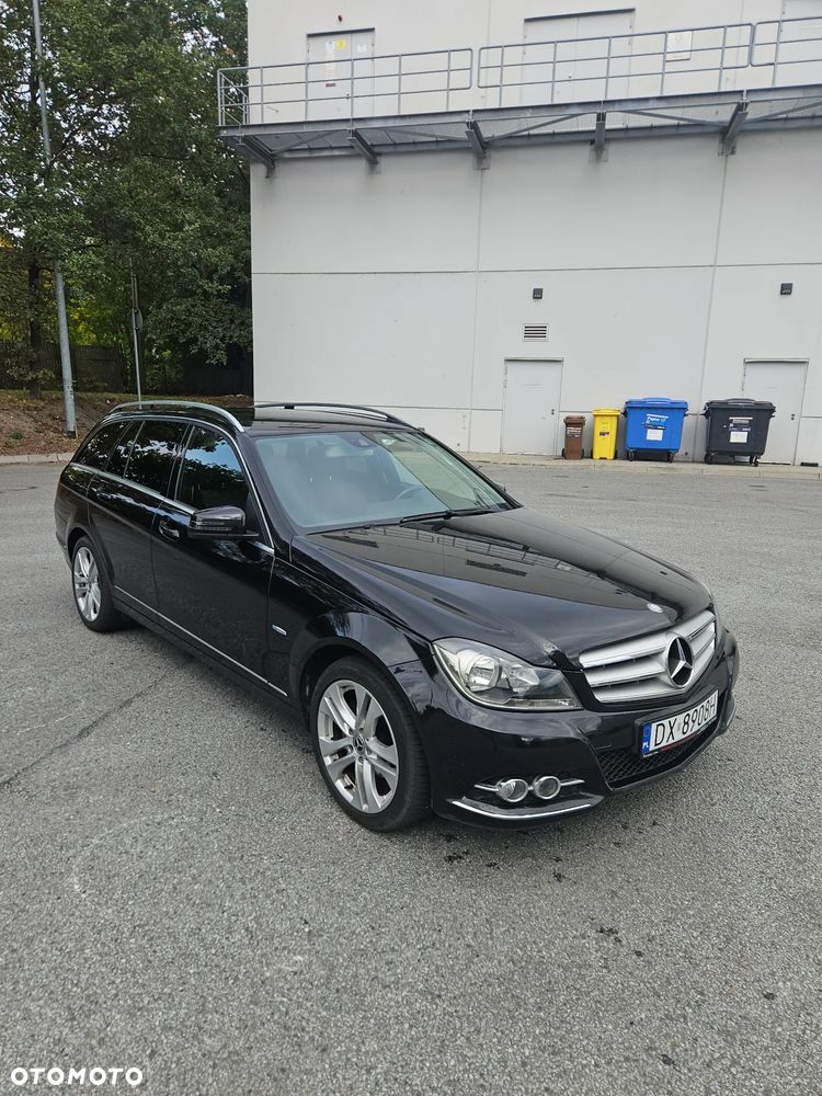 Mercedes-Benz Klasa C 180 CGI BlueEFFICIENCY Avantgarde - 8