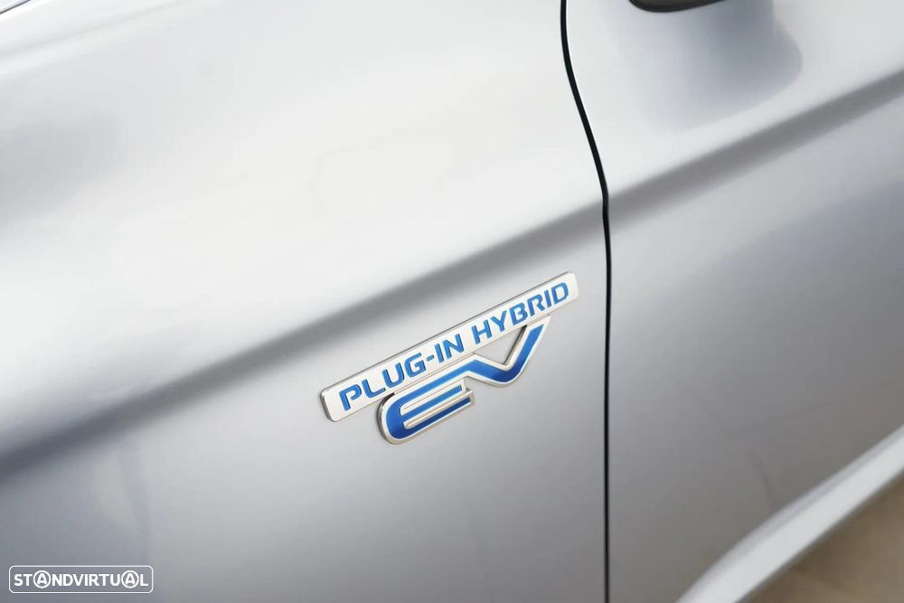Mitsubishi Outlander 2.0 4WD - 10