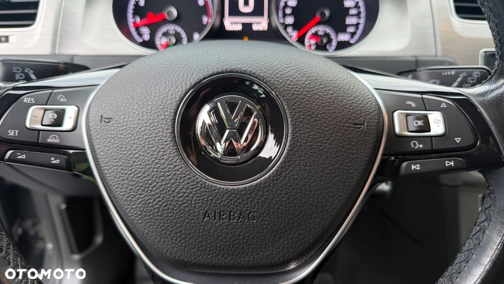 Volkswagen Golf - 15