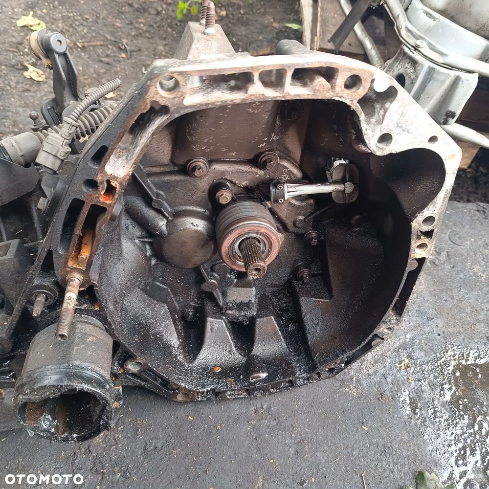 SKRZYNIA BIEGOW DACIA 1.5 DCI JR5047 JR5S047 - 2