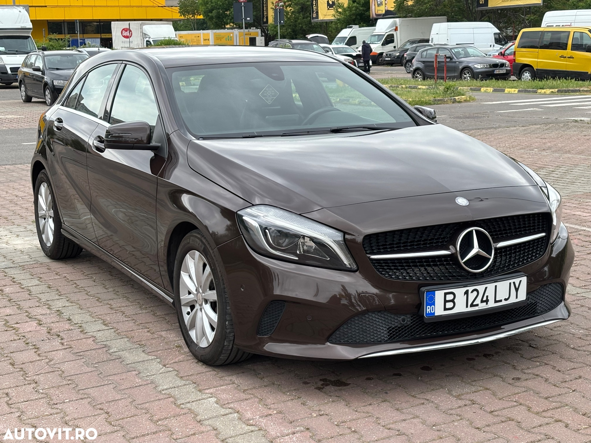 Mercedes-Benz A 180 (BlueEFFICIENCY) - 3
