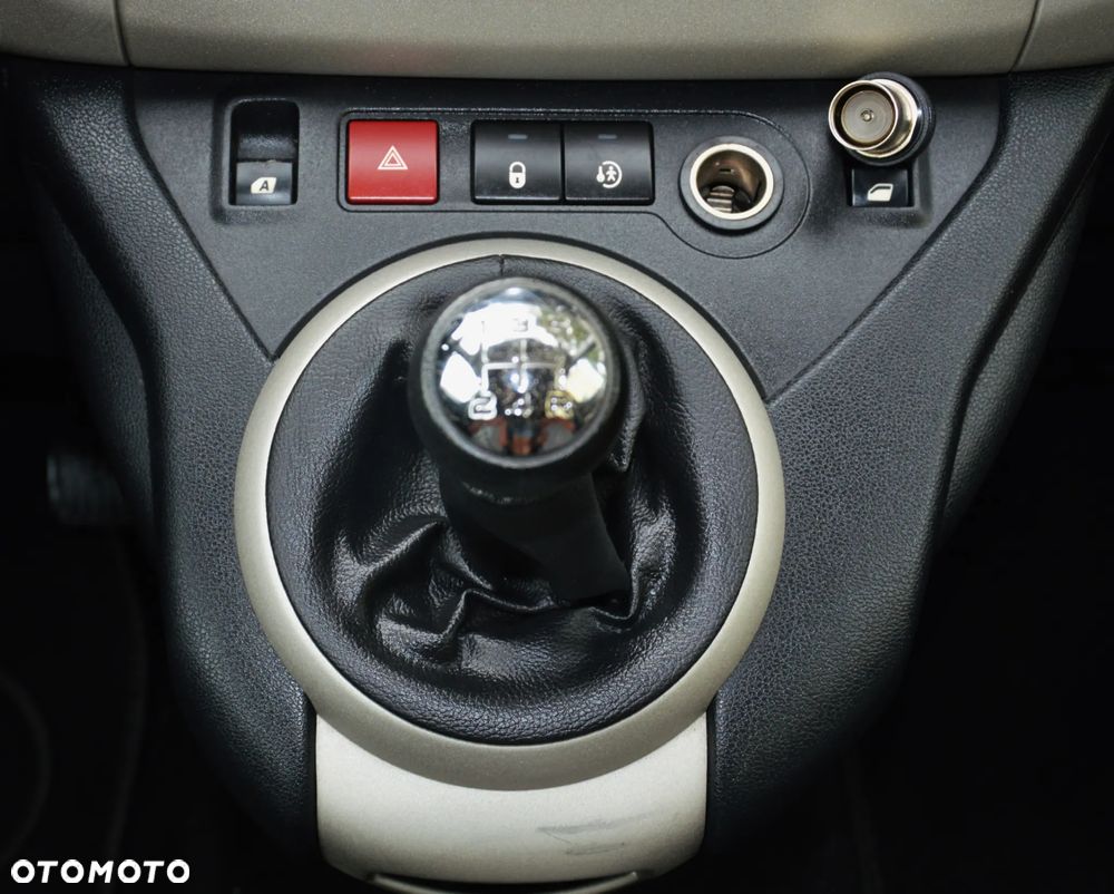 Peugeot Partner - 26