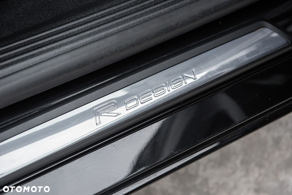 Volvo V40 D3 Geartronic RDesign - 35