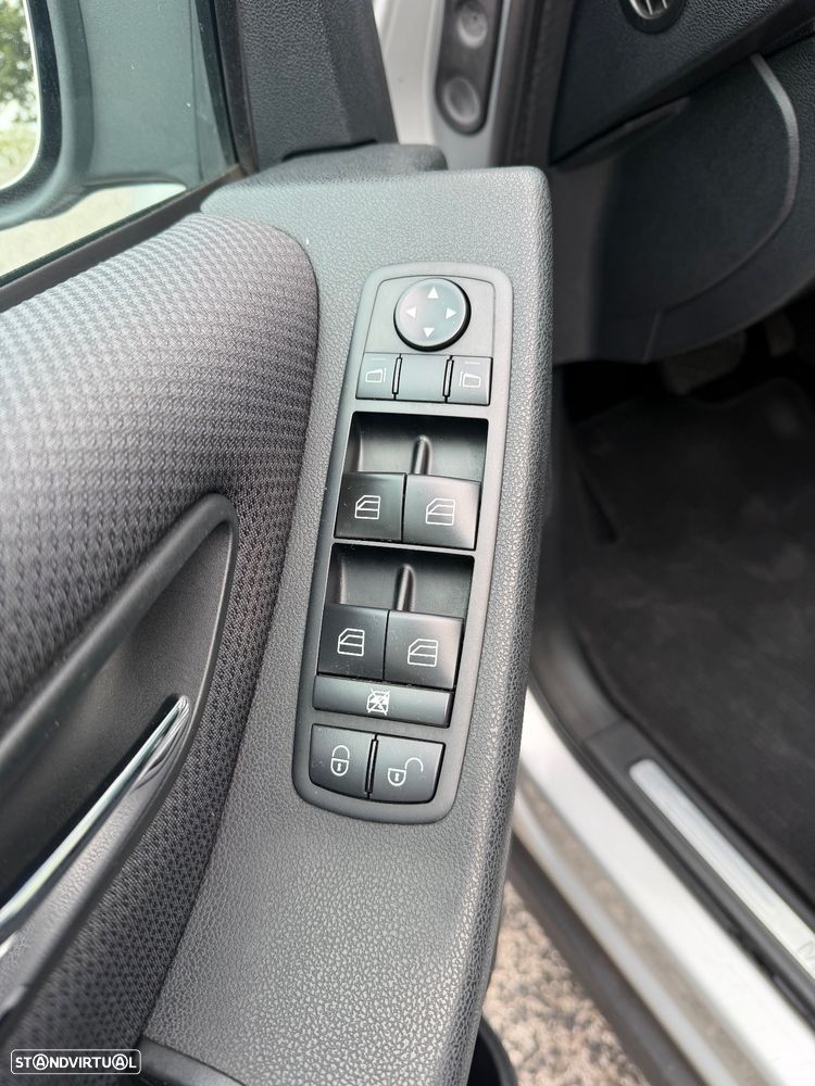 Mercedes-Benz A 160 Elegance Aut. - 14